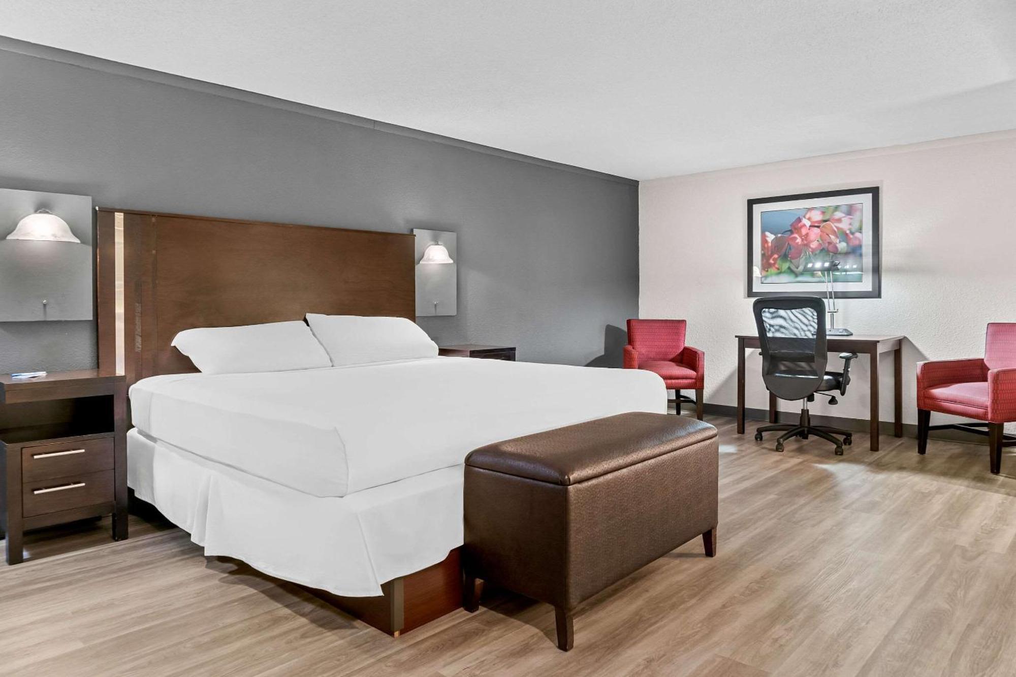 Rodeway Inn & Suites Saginaw Exteriör bild