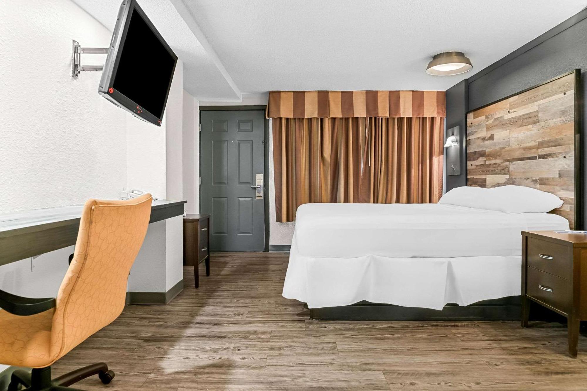 Rodeway Inn & Suites Saginaw Exteriör bild